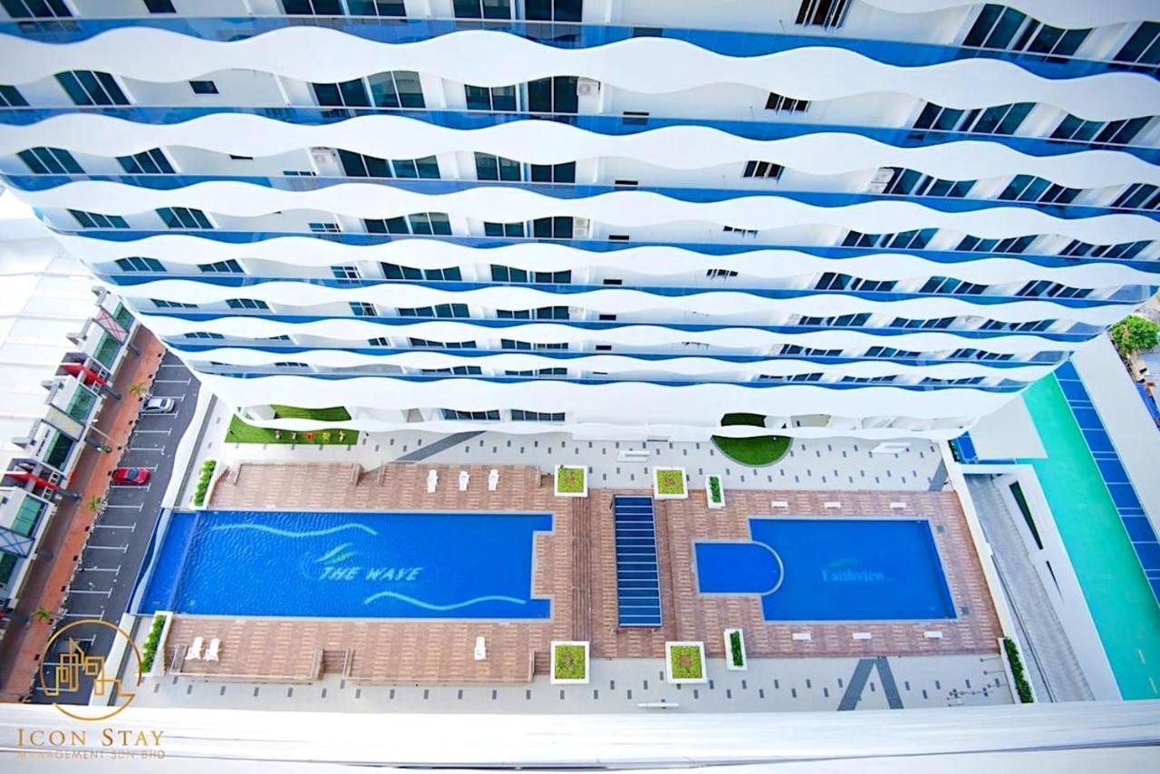 The Wave Suites Melaka Malacca Exterior foto